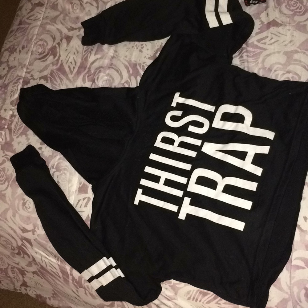 Hooded long sleeve crop top